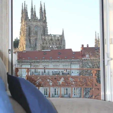 Contempla Centro Historico. Frente Al Arco