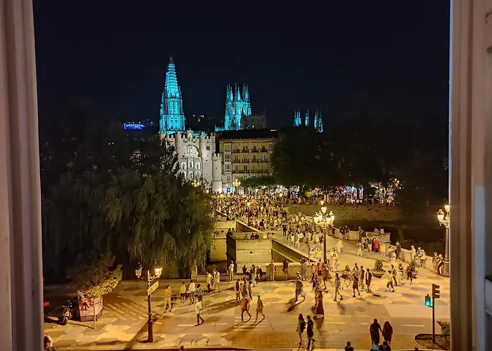 Contempla Centro Historico. Frente Al Arco * Burgo